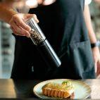 Młynek grawitacyjny do soli lub pieprzu / czarny - SOHO (8876) - zdjęcie