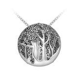 Efektowny srebrny wisiorek drzewo życia las