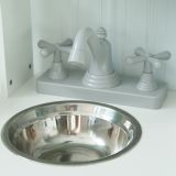 Drewniana kuchnia dla dzieci z mikrofalówką